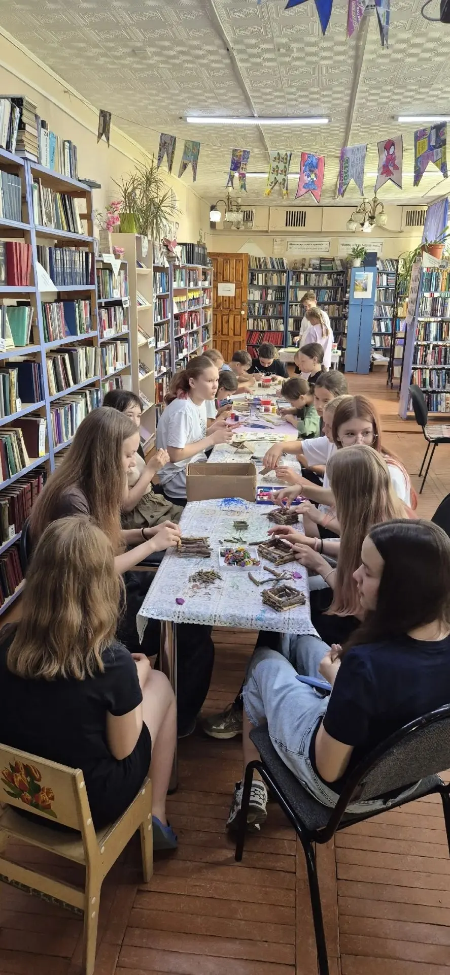 🎉 11 й день в лагере «Мир мечты»: отряды поменялись маршрутами!
👥 Отряды «Внучки Патрака» и «Пеп у