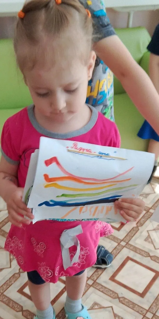 Сегодня особенный день — он посвящён книжкам‑малышкам.