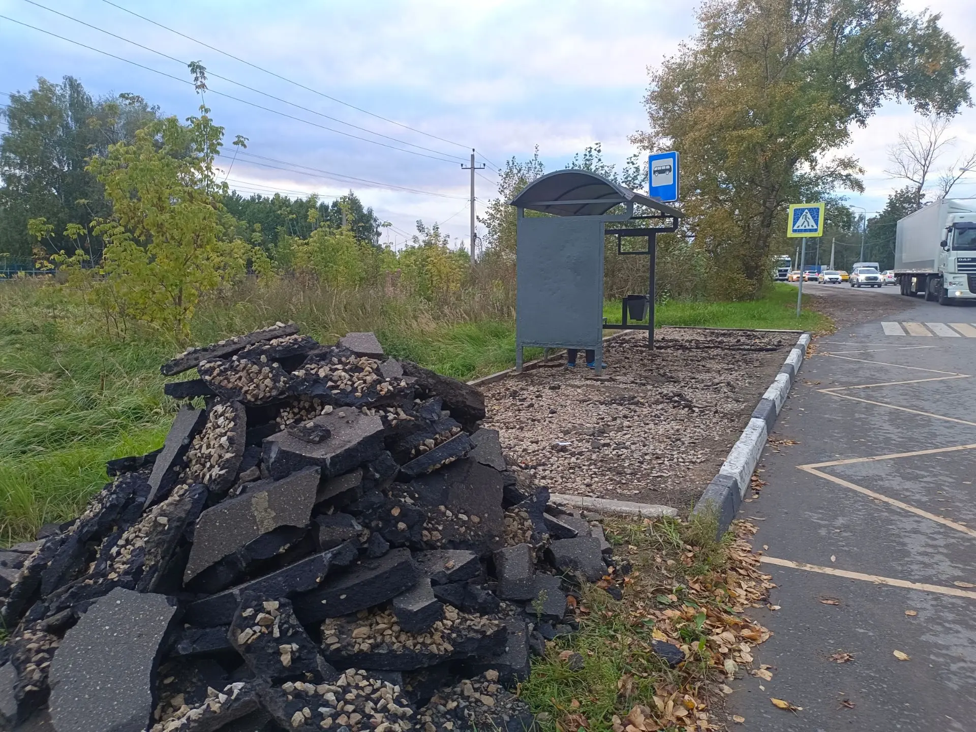 Недавно на автобусной остановке "По требованию" около дома 1А по ул. 25-го съезда сняли...