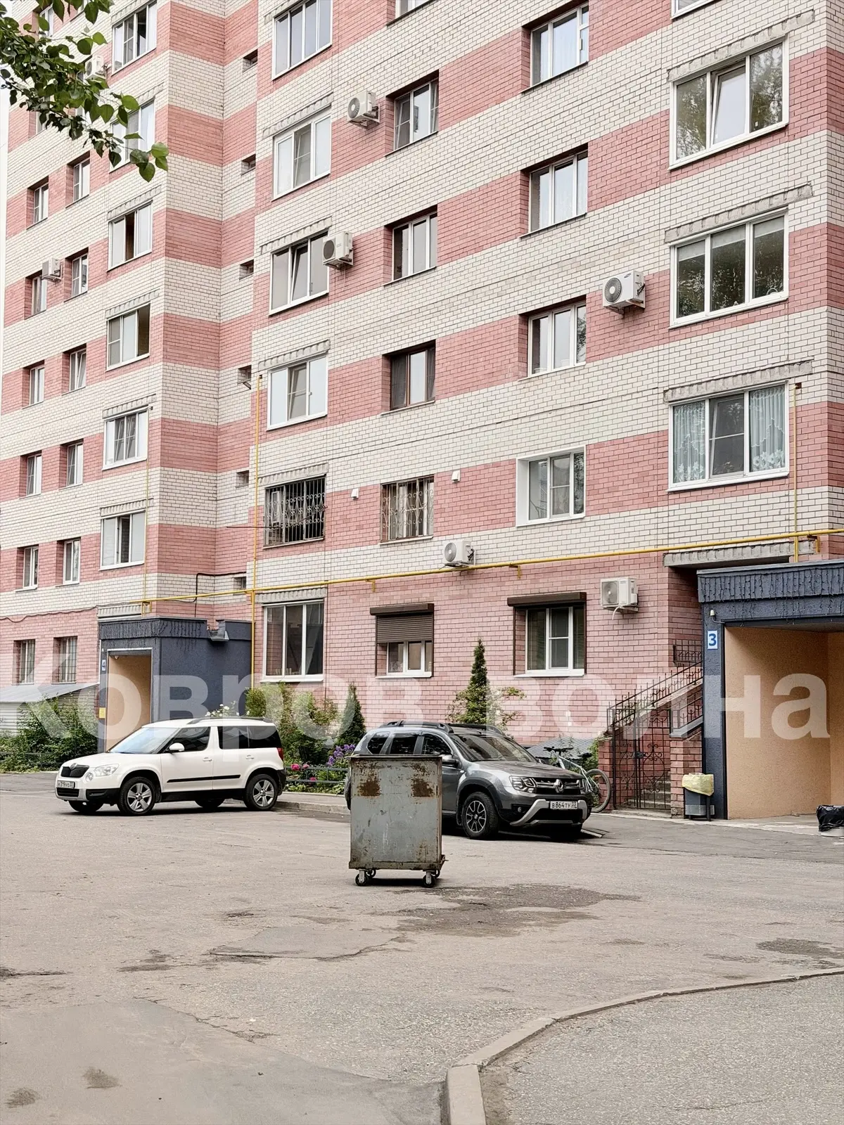МУСОРНЫЙ СТРАЖ 🔎 
КОНТЕЙНЕР ЗАНЯЛ ТРОН ПО СРЕДИ ДВОРА на проспекте Ленина 49🧐

Местоположение выбр