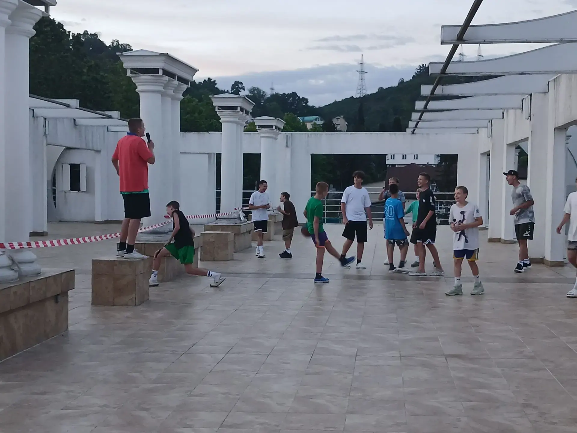 🌜Под вечерним южным небом Агонь-дискотЭка🔥
Баскетболисты, воздушные гимнасты, танцоры, балерины, ф