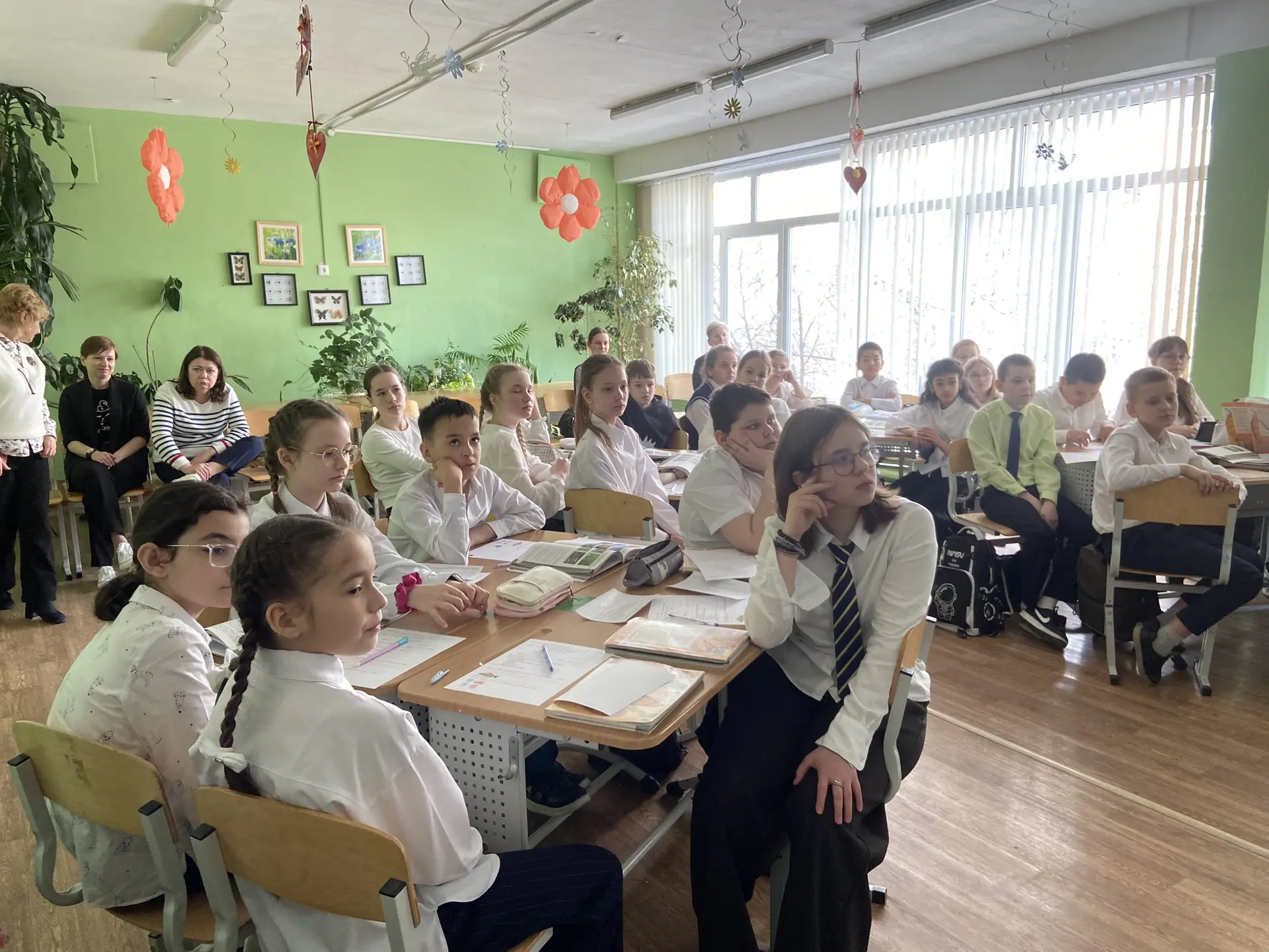 📚✨ Открытый урок по обмену опытом: интеграция биологии и физики в 5 классе  Сегодня на базе нашей шк