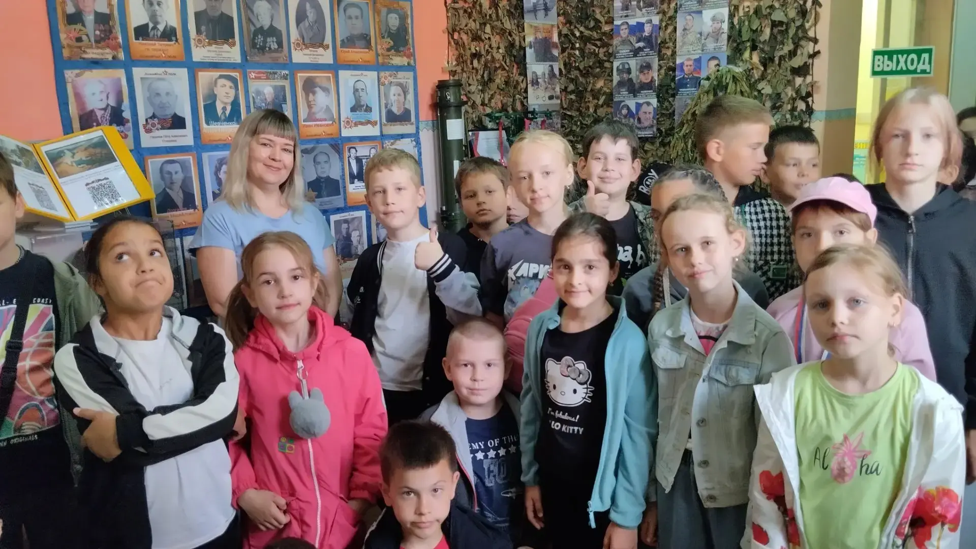 Ребята из летнего лагеря «Патриот» совершили экскурсию в детский сад «Алые паруса», где...