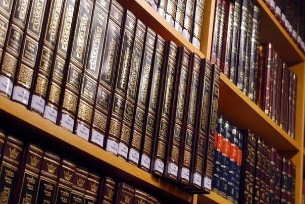 10 книг о психологии бизнеса, которые стоит прочесть. ​

1.Пол Экман «Психология лжи» 

2. Тадао Яма