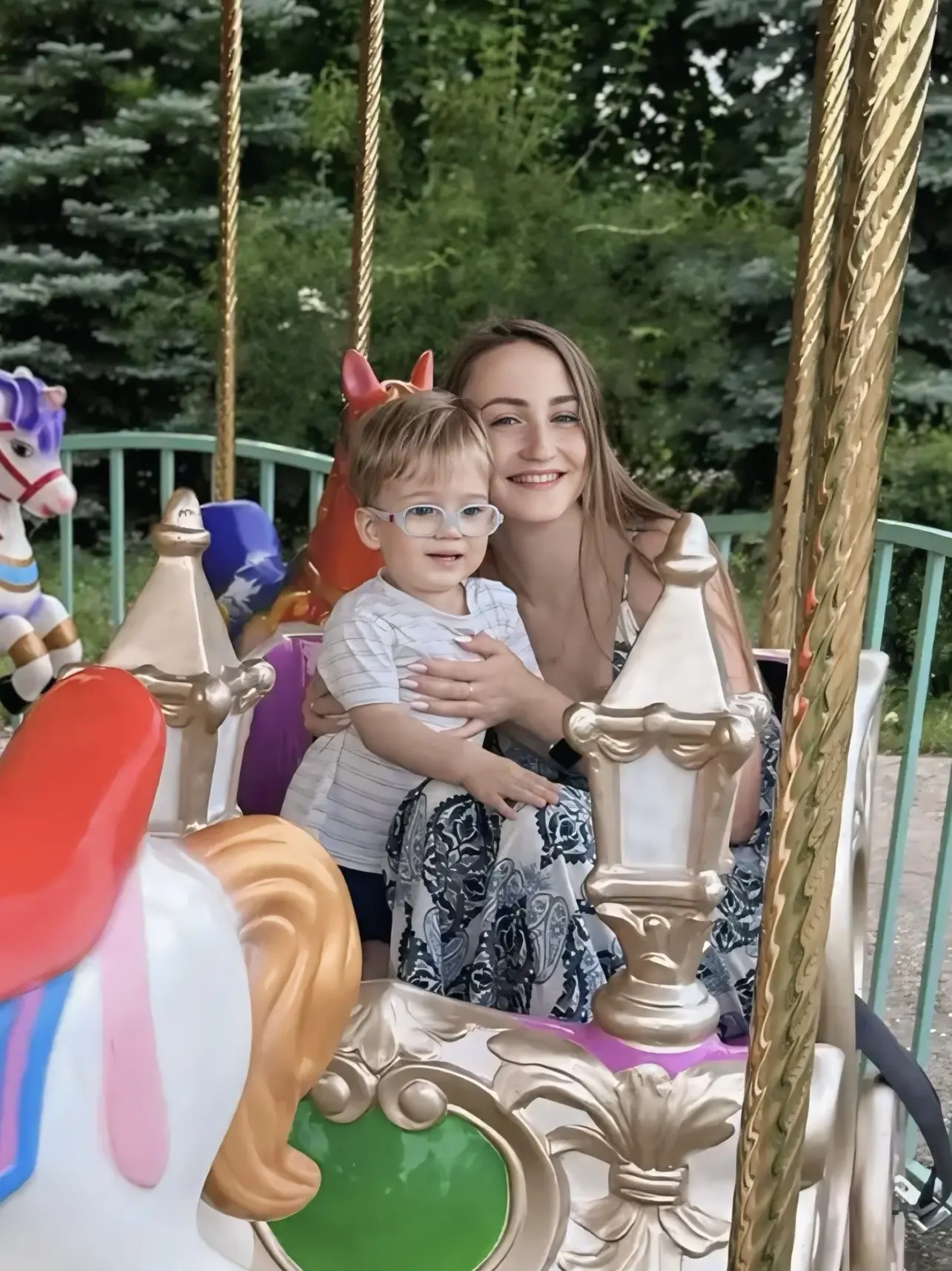 Плач ребенка перед садиком - не приговор 

Замечали грустных плачущих детей, которых мамы ведут в са
