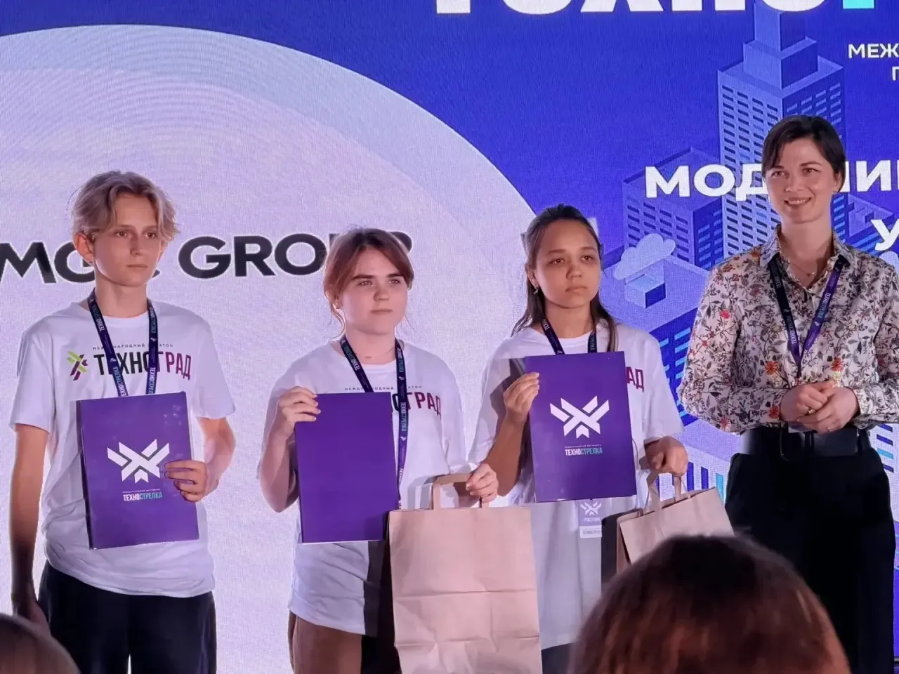 🏆 Поздравляем команду «Арт-Мастерская» с бронзой международного хакатона!