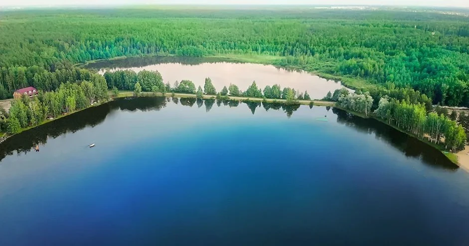 🏞 Озеро Коверши

В 60км от Москвы находится озеро Коверши – это одно из наиболее загадочных озер Но