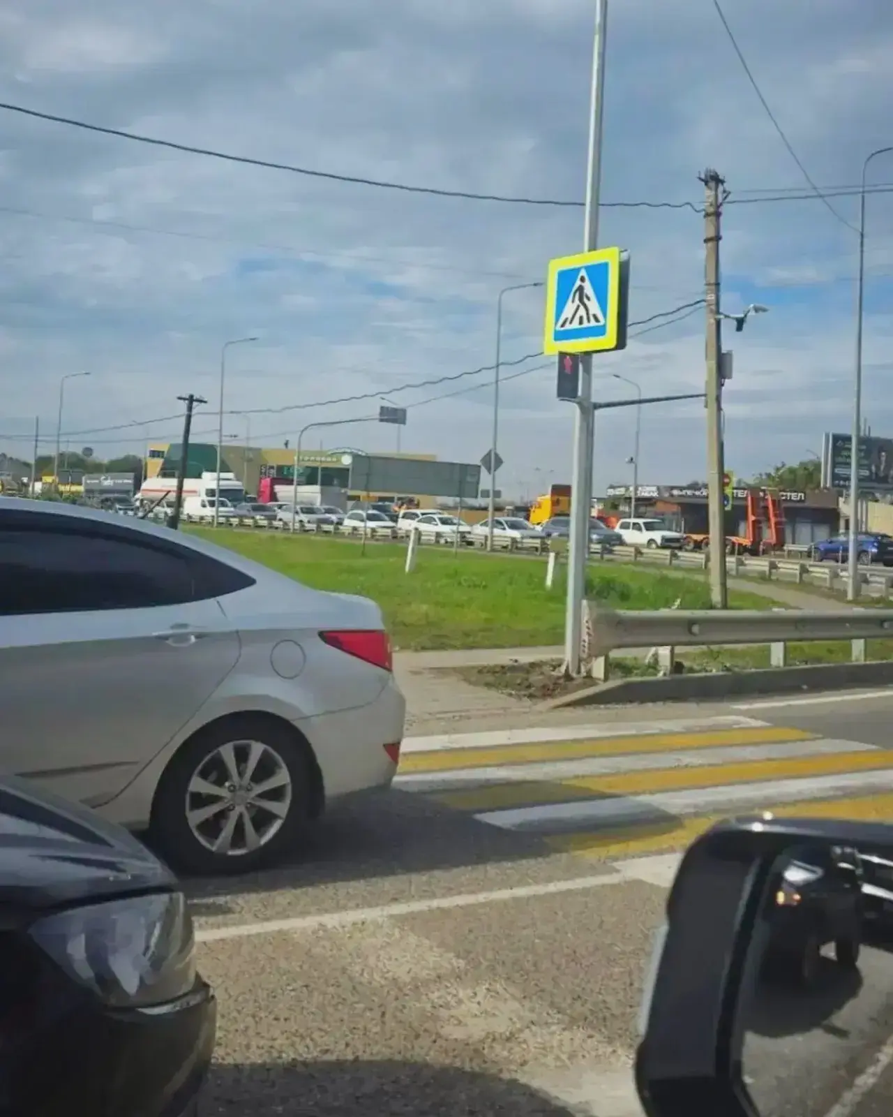 На выезде из Красного Пахаря появился светофор