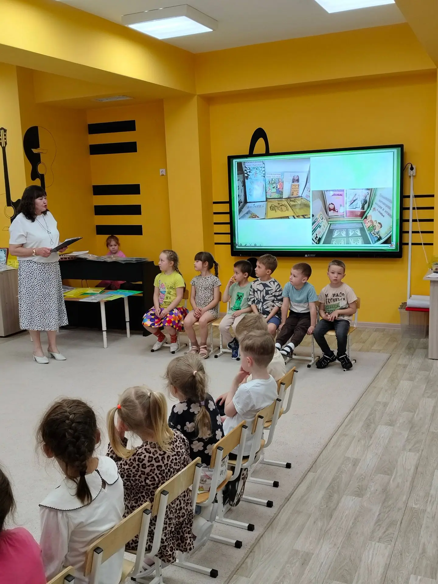 в группе «Путешественники» прошло итоговое родительское собрание. Были подведены итоги года.
Затем п