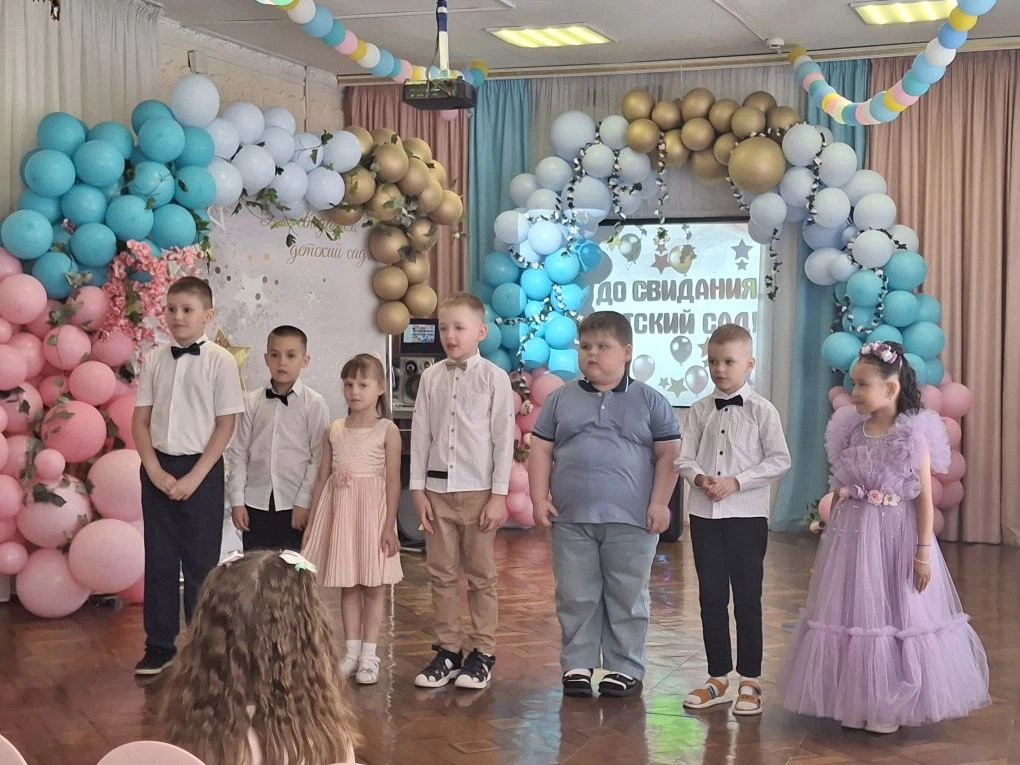 💫#ЯблонькаВыпускной423
🎈В группе "Яблонька" состоялся настоящий выпускной бал! Как долго ждали его