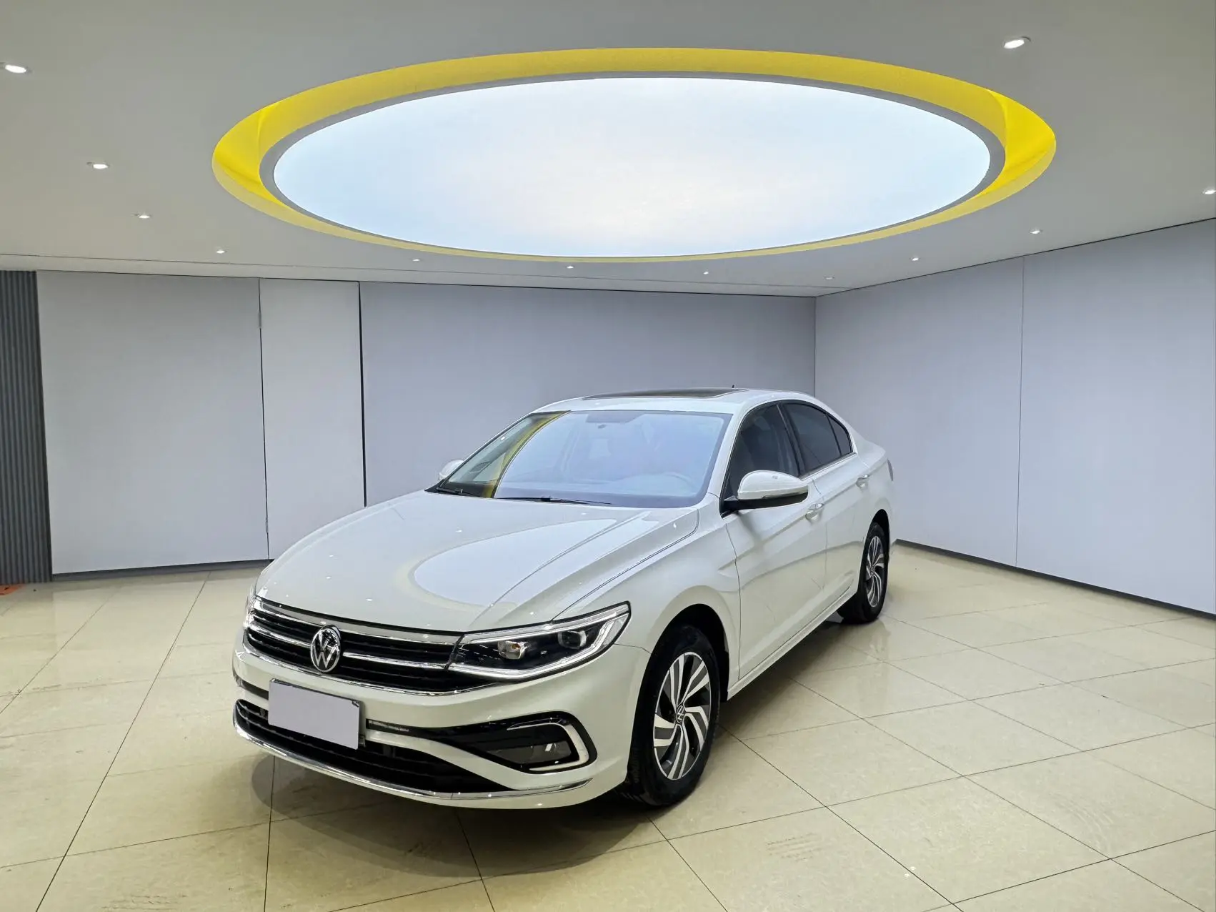 Авто в наличии, на нашей площадке в Китае 🇨🇳