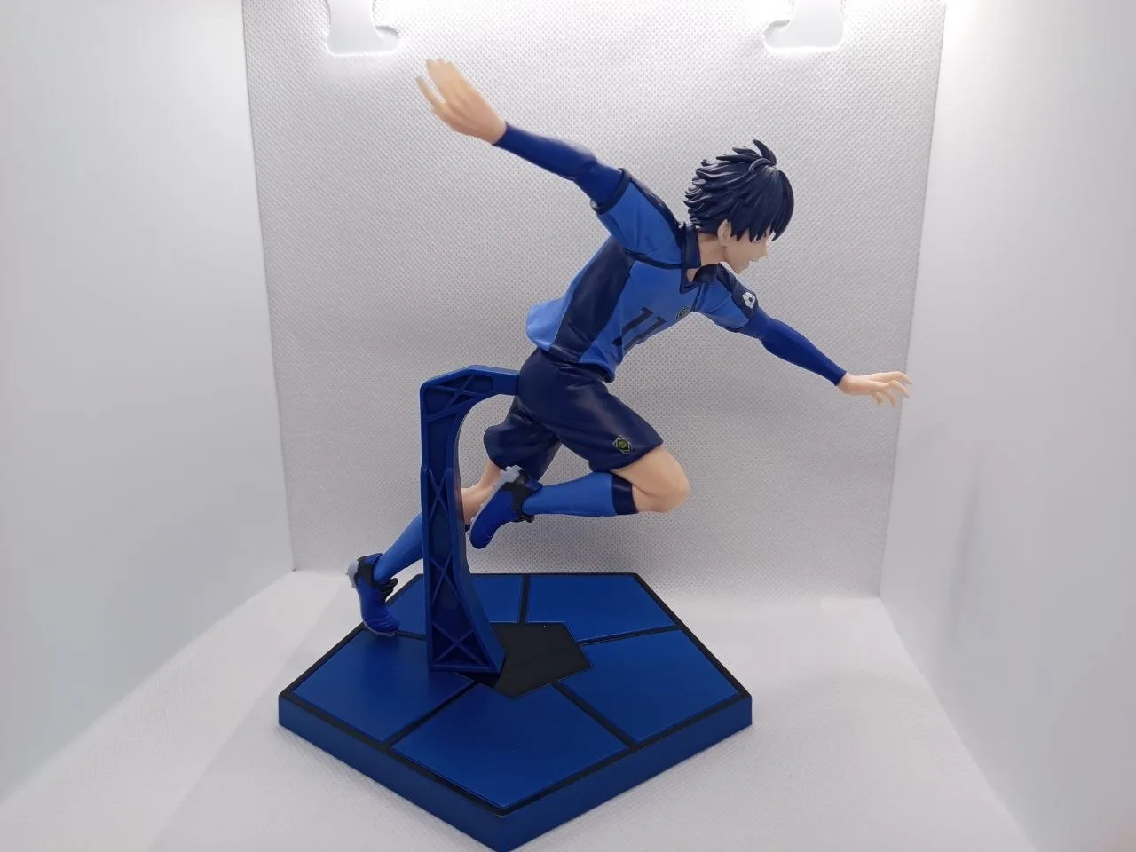 Аниме Фигурка BANDAI «Блю Лок / Синяя Тюрьма»: Еичи Исаги, 16 см ⚽💙🔥