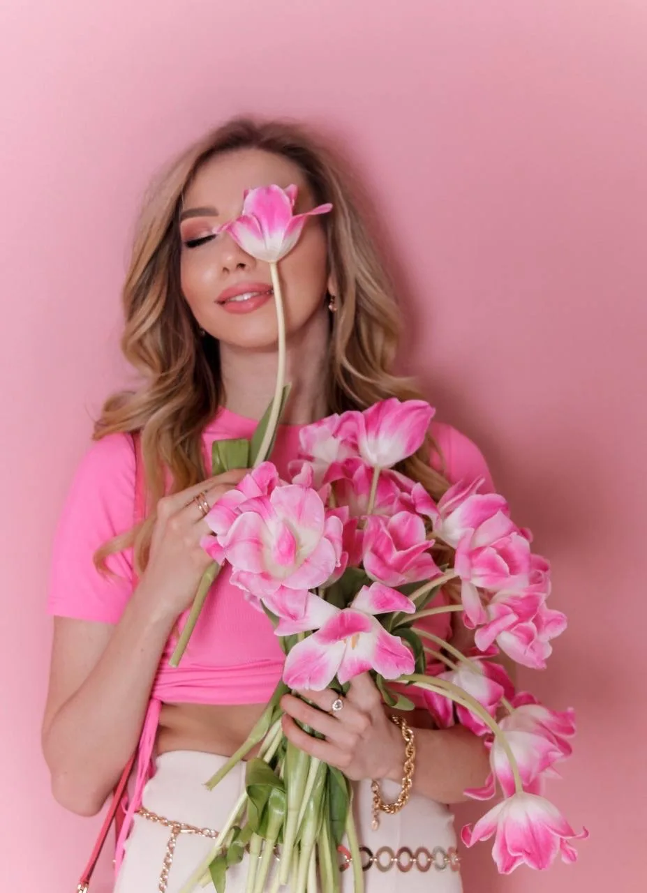 Подружки, с 8 марта!🌸 Этот праздник весны напоминает нам, что мы пережили зиму, ура!!!🎉 Пусть весна 