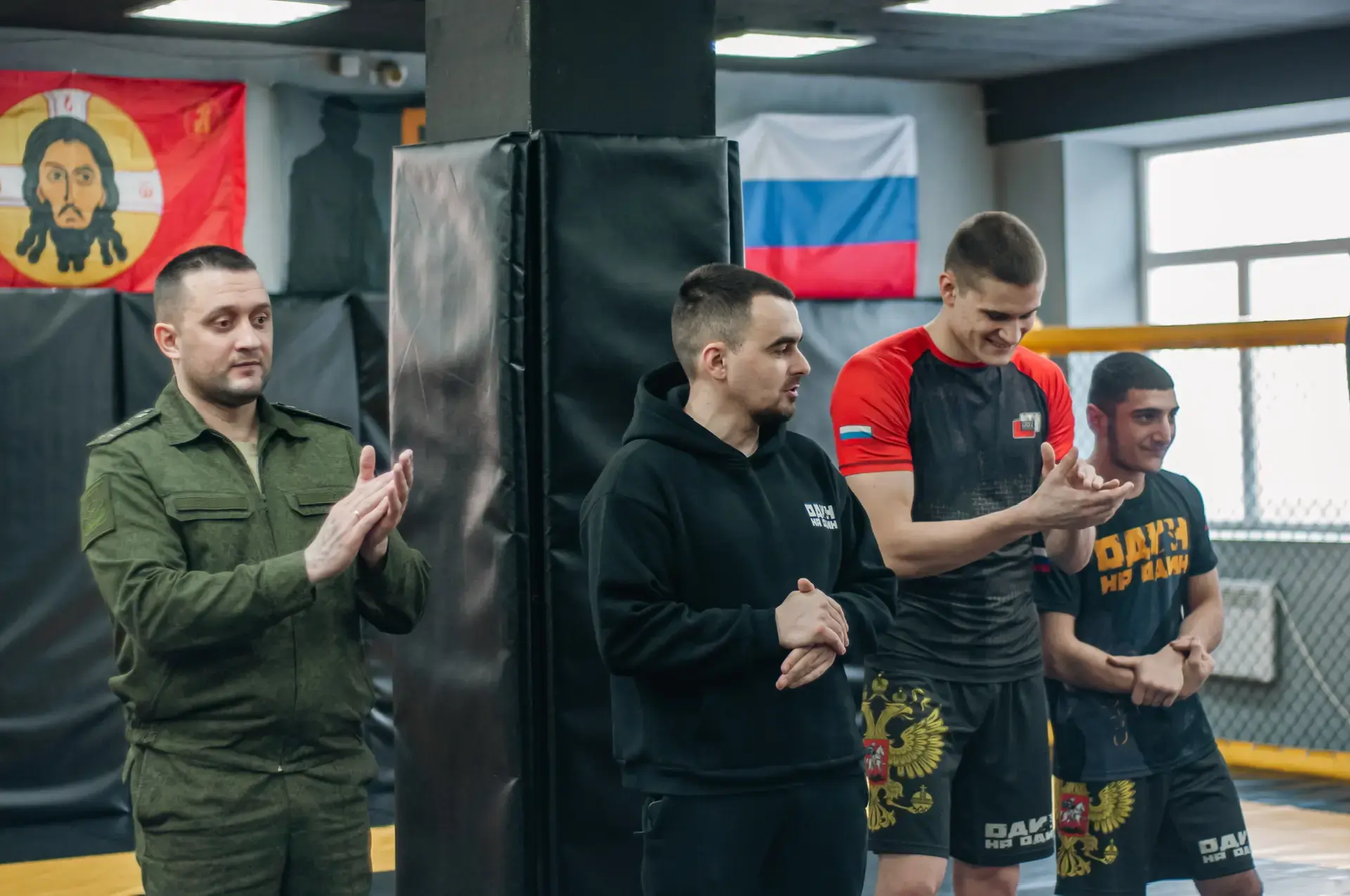 💥 Студенты колледжа приняли участие в открытой тренировке по ММА.  Студенты группы 9ПД244 совместно 