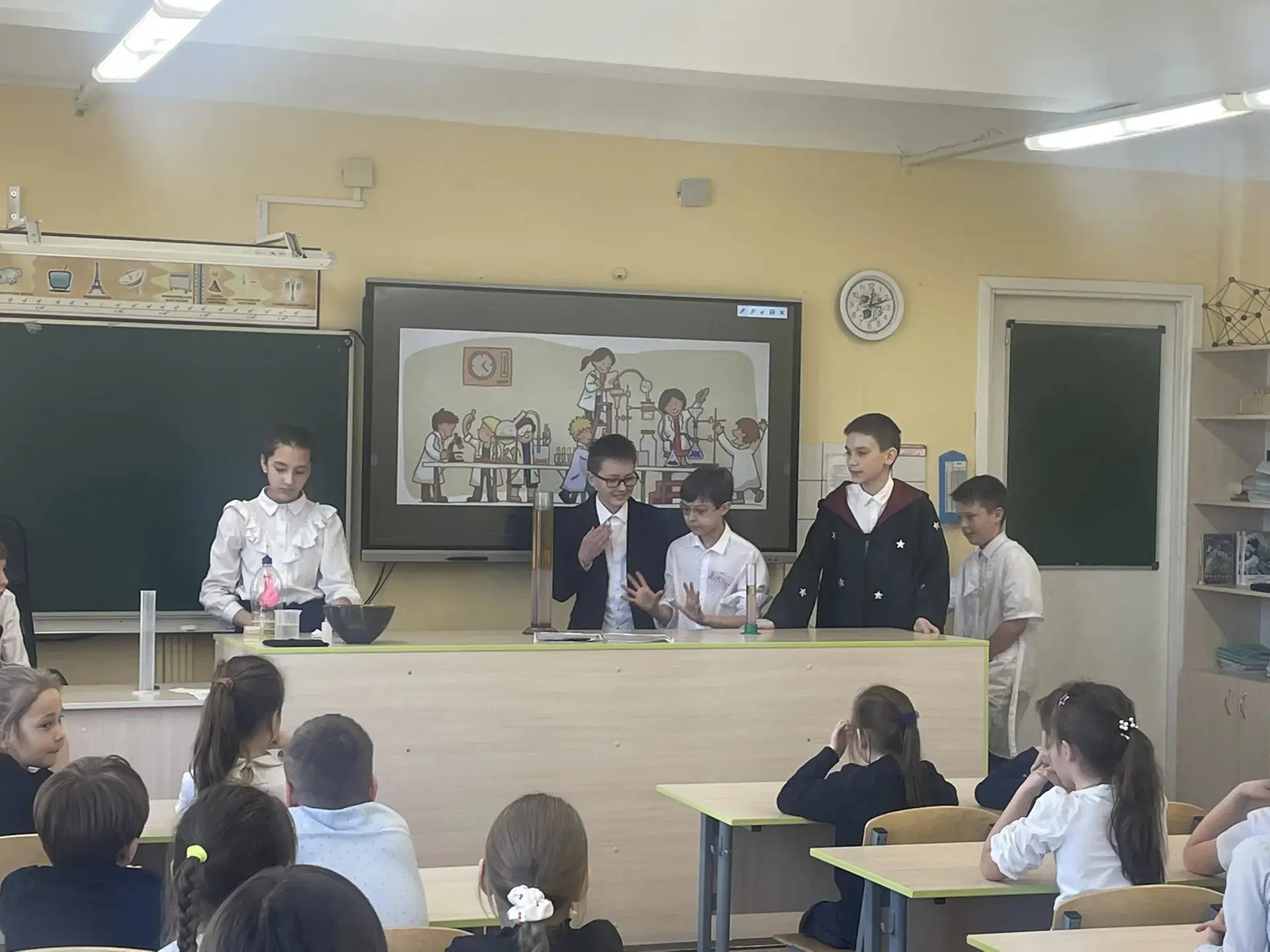 🧪 Физическое шоу — успех на все 100 %! 🧪  5 «Л» класс устроил крутые научные эксперименты для ребят 