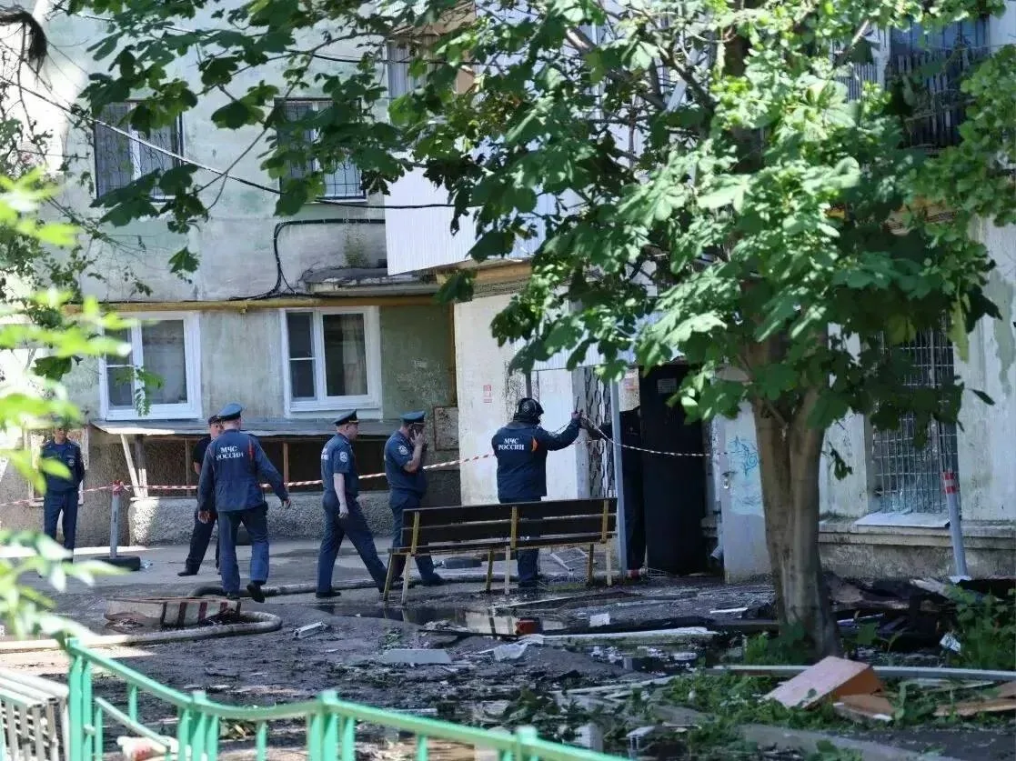 Пострадавшие при пожаре в доме №20 на улице 22 Партсъезда начали получать помощь — 23 человека уже о