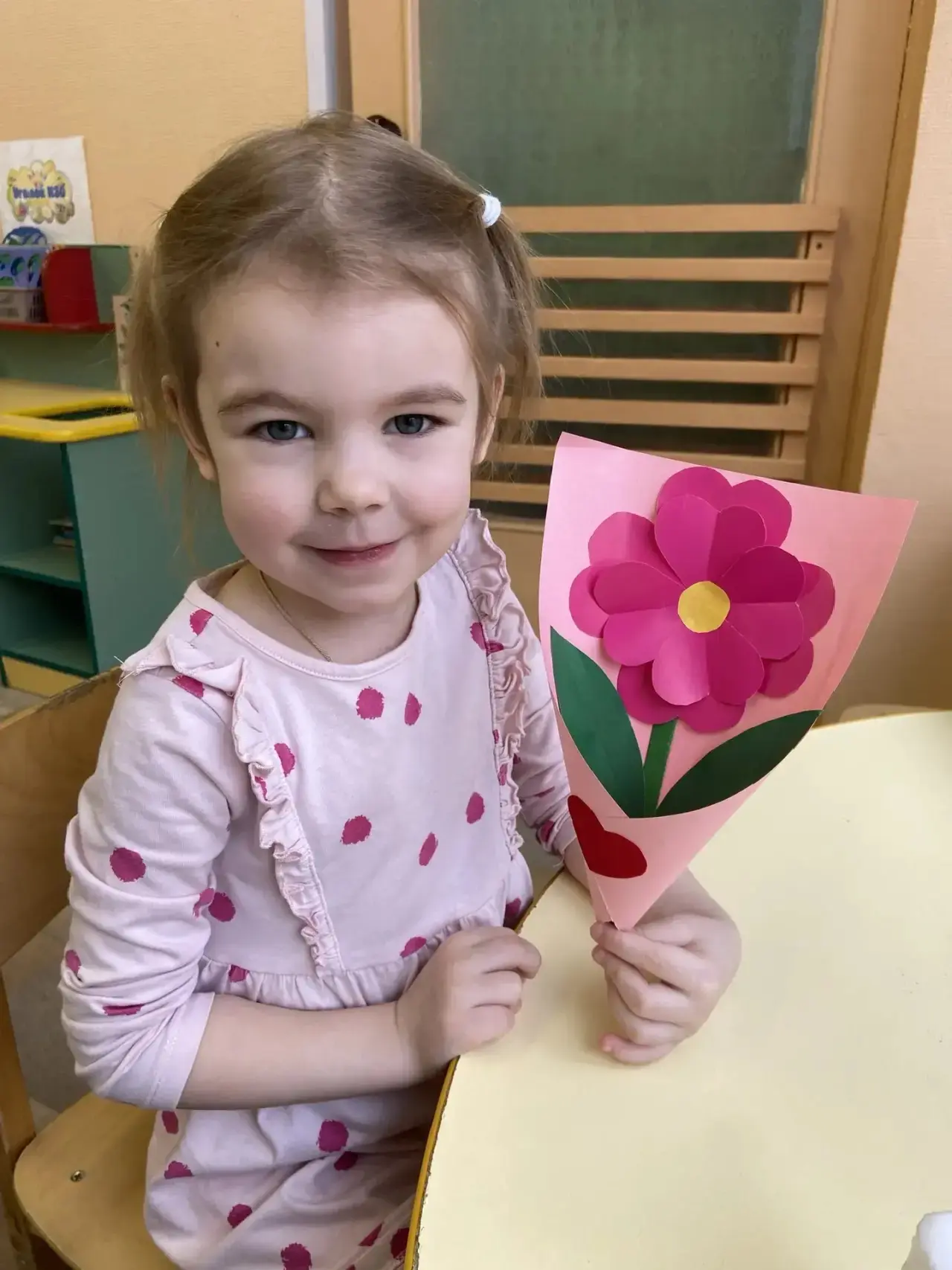 Цветы для мам  🌷🌷🌷Дорогие мамы! В преддверии 8 Марта ребята из группы 1 с любовью подготовили для ва