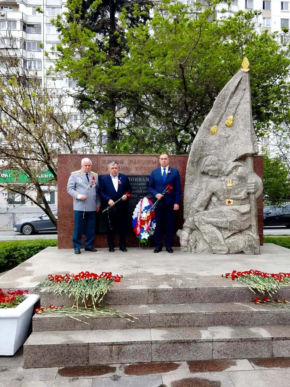 Вечная слава героям Великой Отечественной войны!  Ежегодно, в День Победы, мы вспоминаем тех, кто за