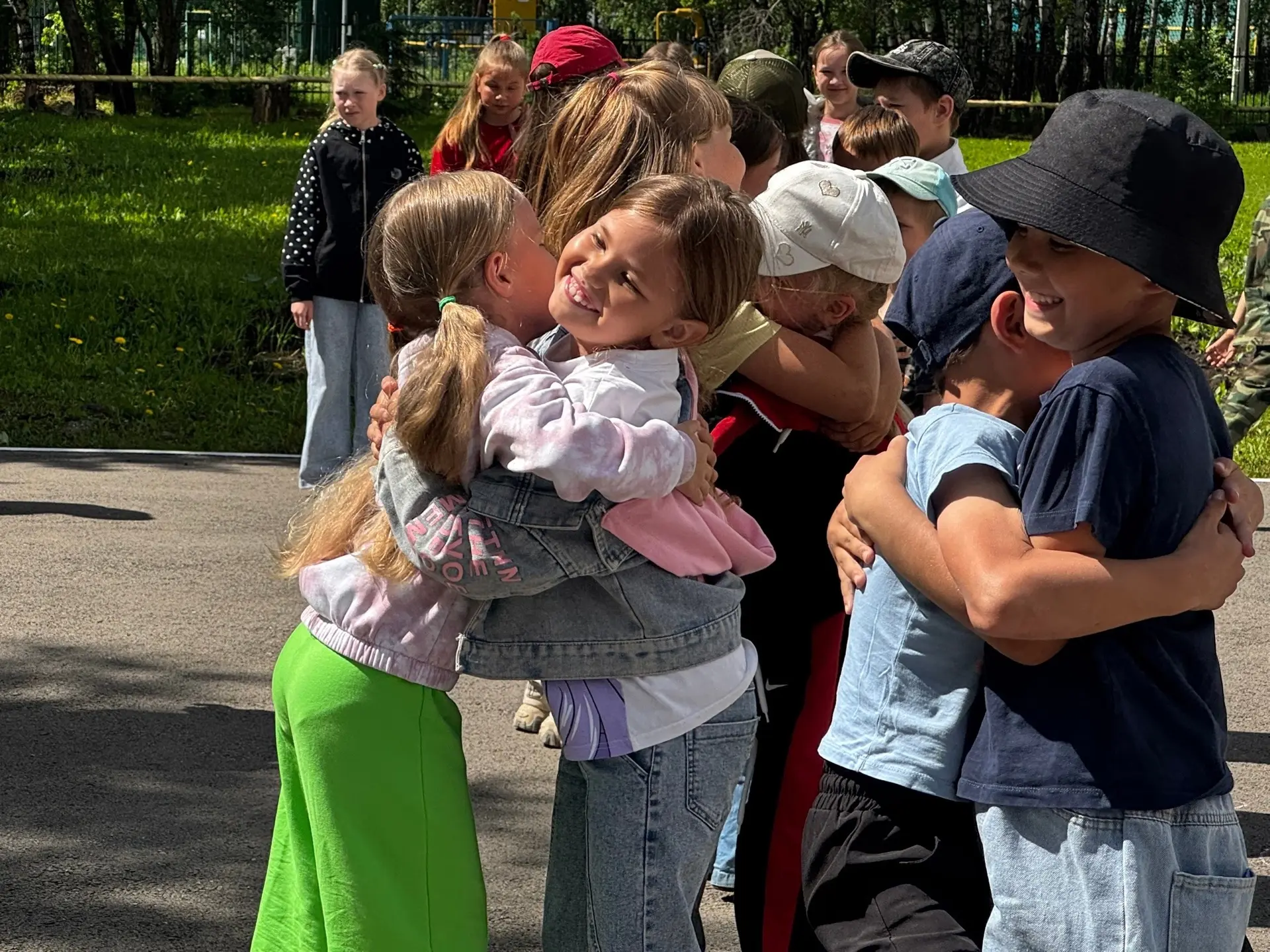 ДЕНЬ ЗАЩИТЫ ДЕТЕЙ В ГОЛДЫРЕВСКОЙ ШКОЛЕ 🌼

👦👧Сегодня, в День защиты детей, двери нашего пришкольно