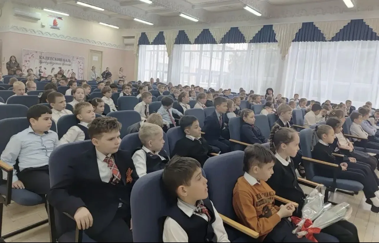 🎭 В рамках внеурочной деятельности «Я-театрал» учащимся была предоставлена уникальная возможность пр