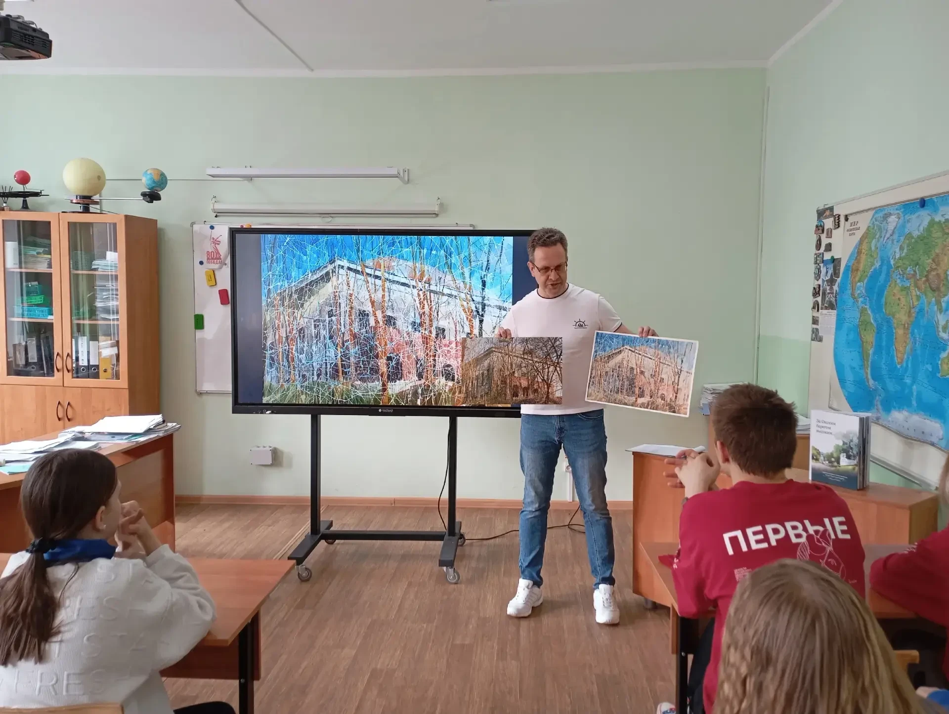 ✨ День в школе с «Движением Первых»: зарядка, поэзия и эко-идеи! ✨ В среду в корпусе «Школа №1» в ра