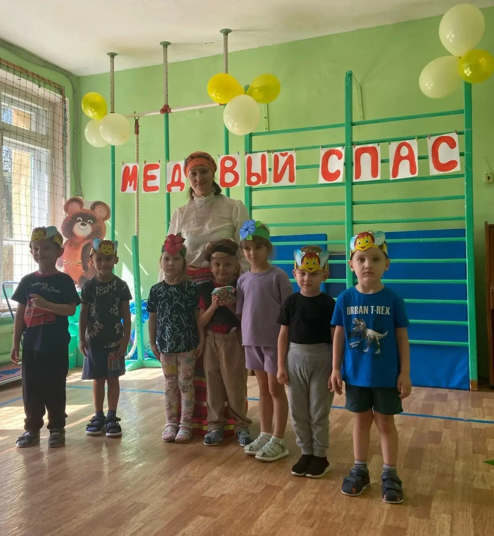 "А у нас, а у нас, а у нас Медовый спас. "