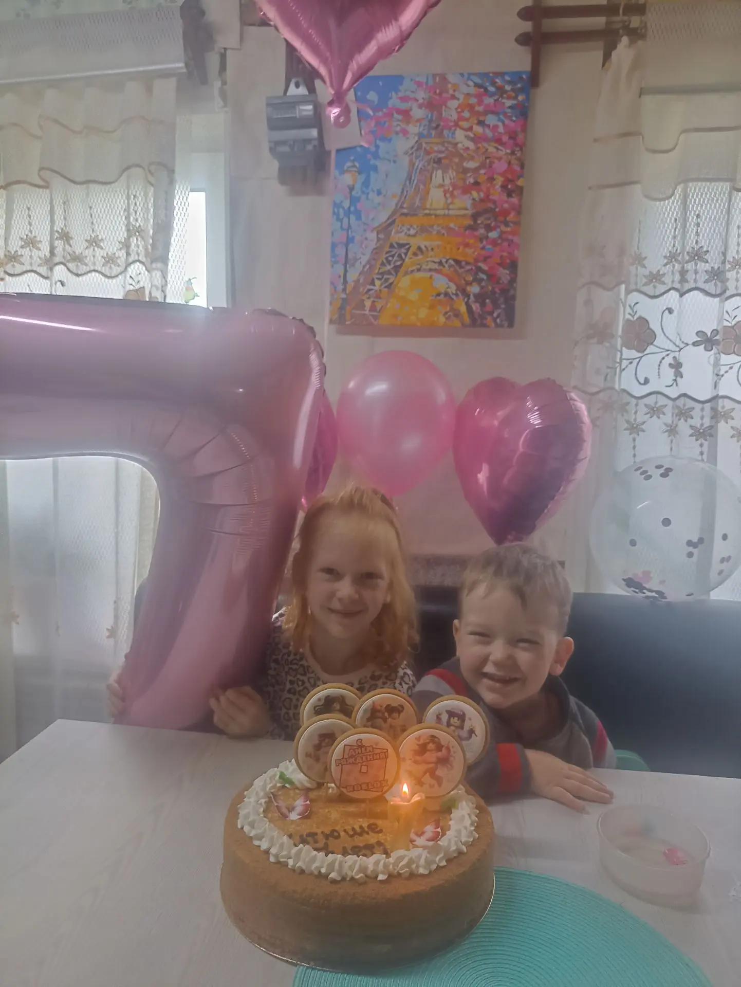 Ну что моей принцессе сегодня 7 лет , несмотря на болячки , температуру , всё равно реш...