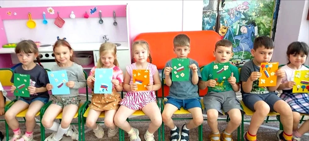 Наши ребята👫, воспитанники средней группы, уже готовятся к поздравлению с замечательны...