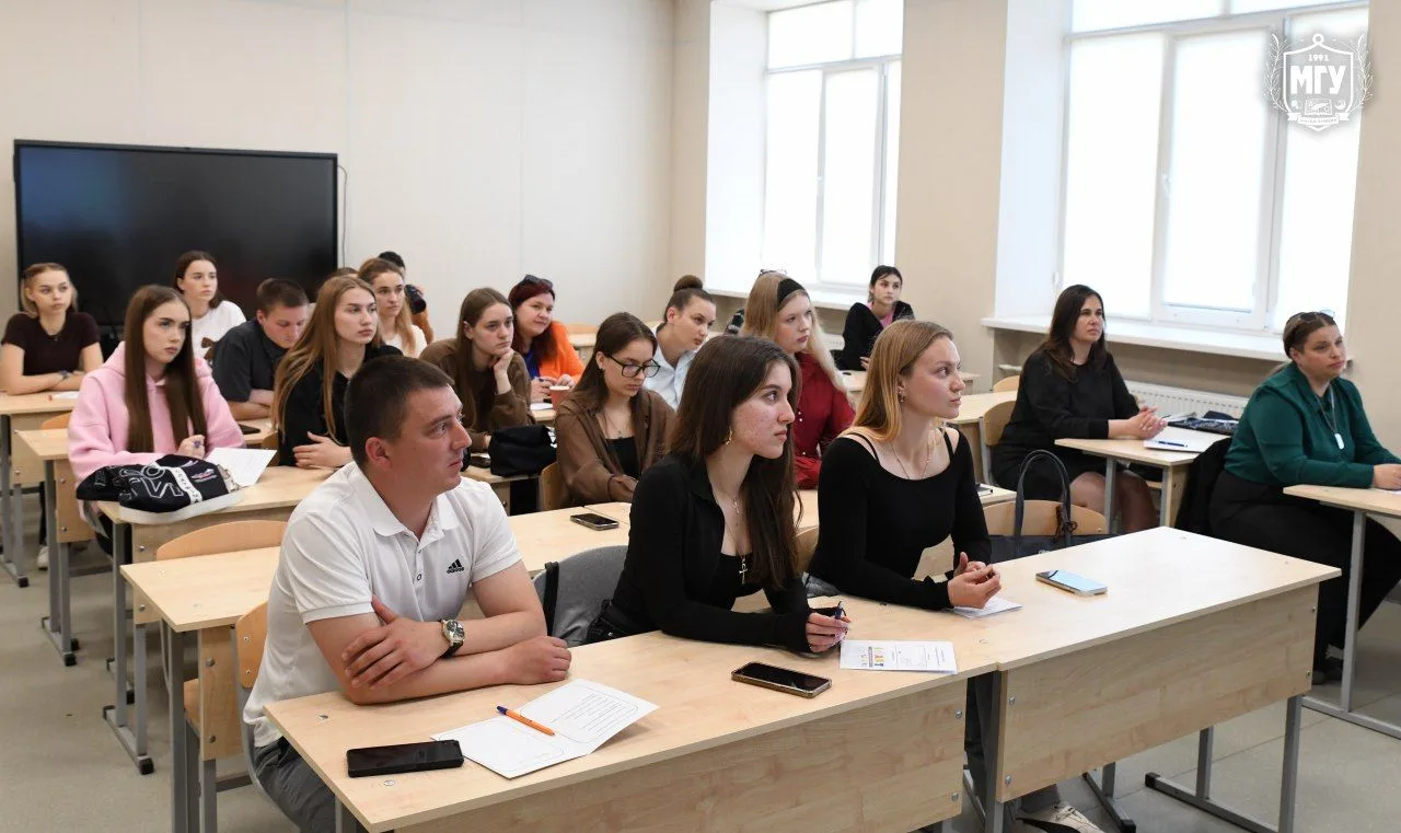 В МГУ имени А.И. Куинджи прошла программа «Территория новых возможностей» — «Вдохновитель»  На площа