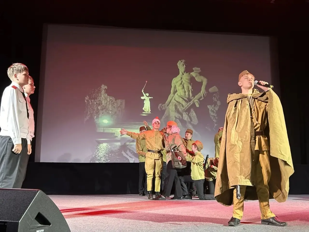 Историческое путешествие. Подвиг народа 🇷🇺  🌟22 мая кадеты 7 «К» класса под руководством наставников
