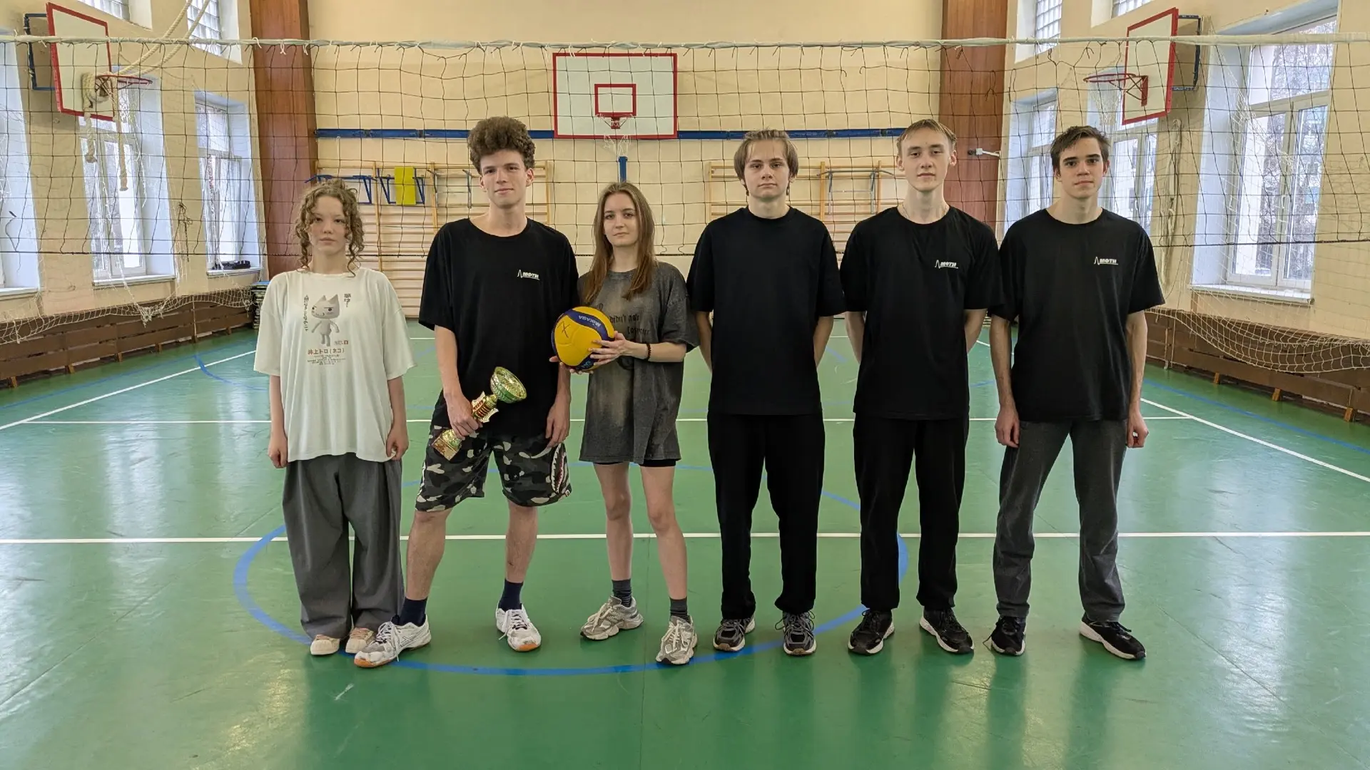 Турнир по волейболу ко Дню космонавтики  🏐 Школьный турнир по волейболу, посвящённый Дню космонавтик
