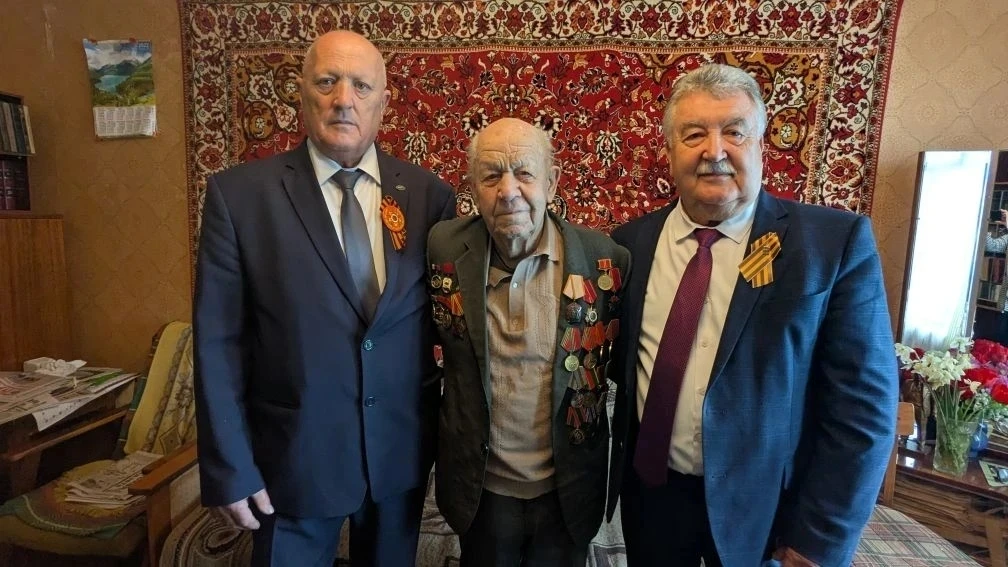 Сегодня глава Унечского района Анатолий Михайлович Кусков и председатель районного сове...
