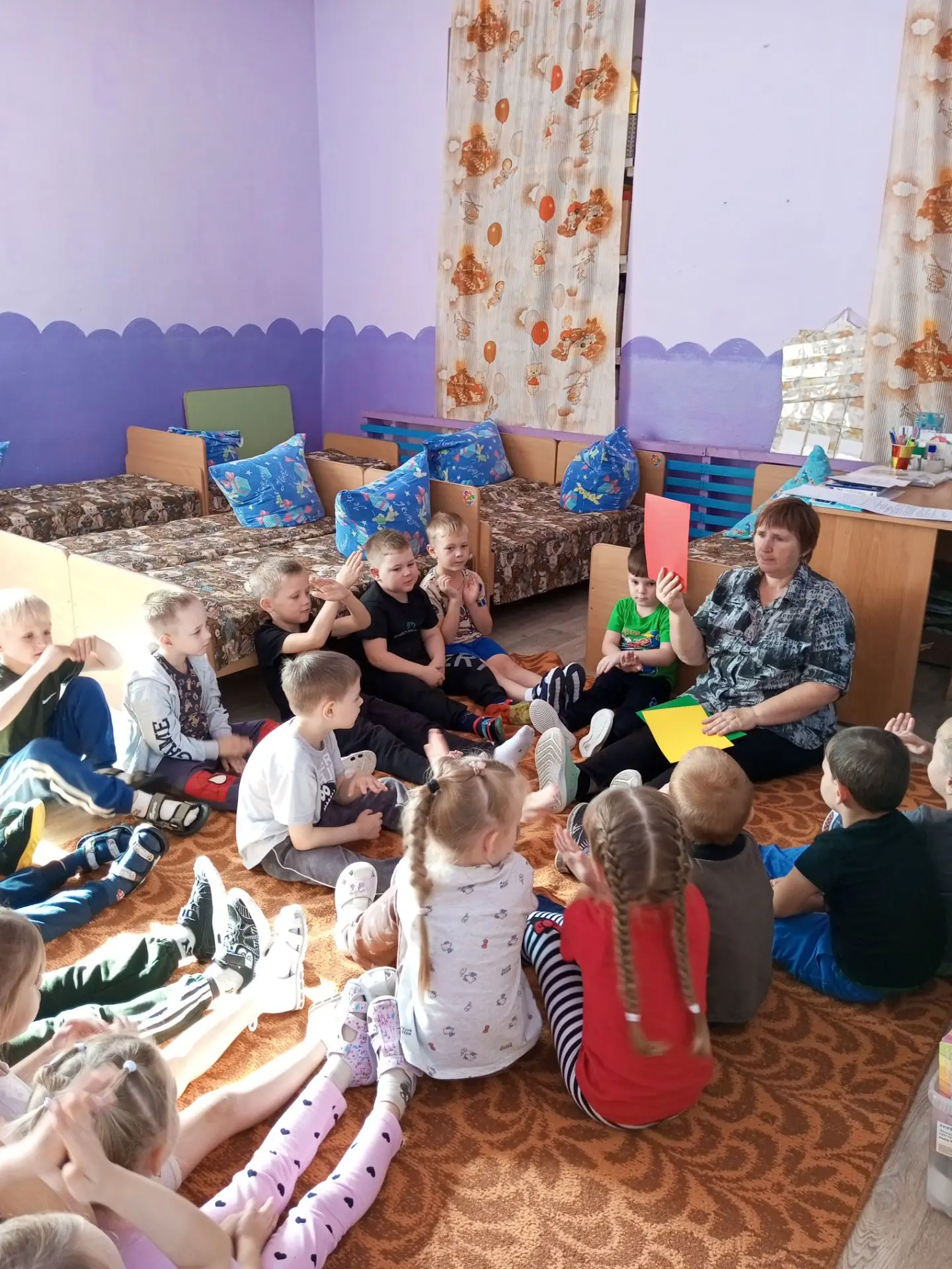 Прошедшая неделя в подготовительной группе была посвящена Безопасности дорожного движен...