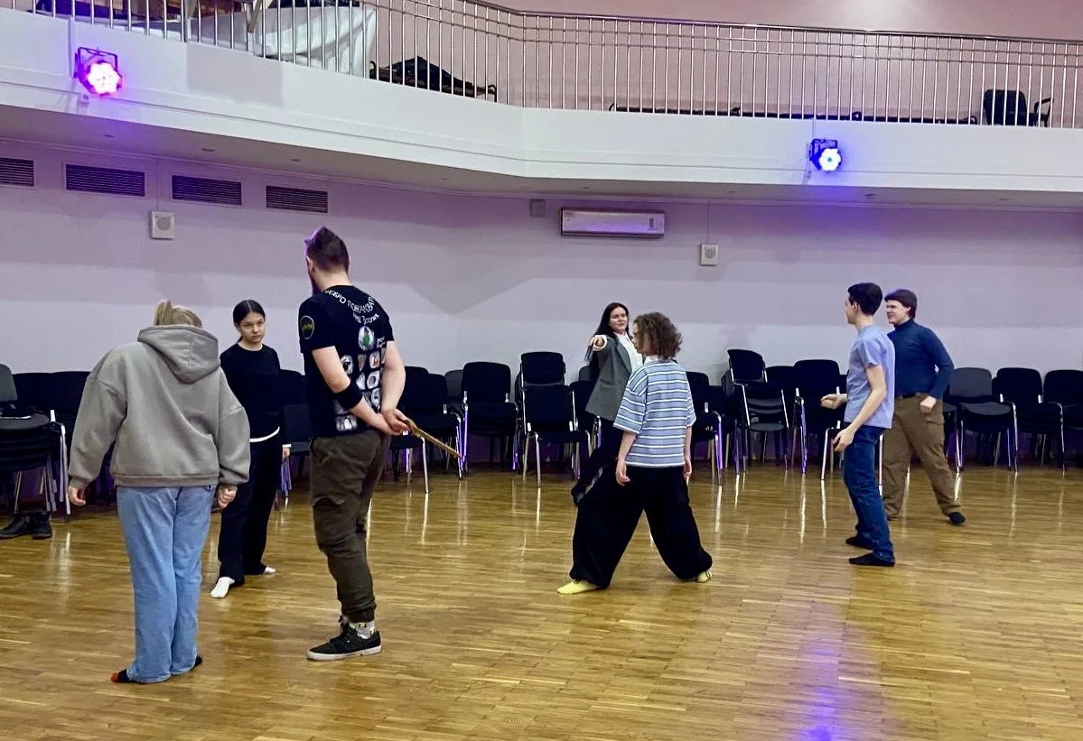 ⚔️ Театр, в котором искры летят не только со сцены!  На прошлой неделе наш театр «Как-То Так» отправ