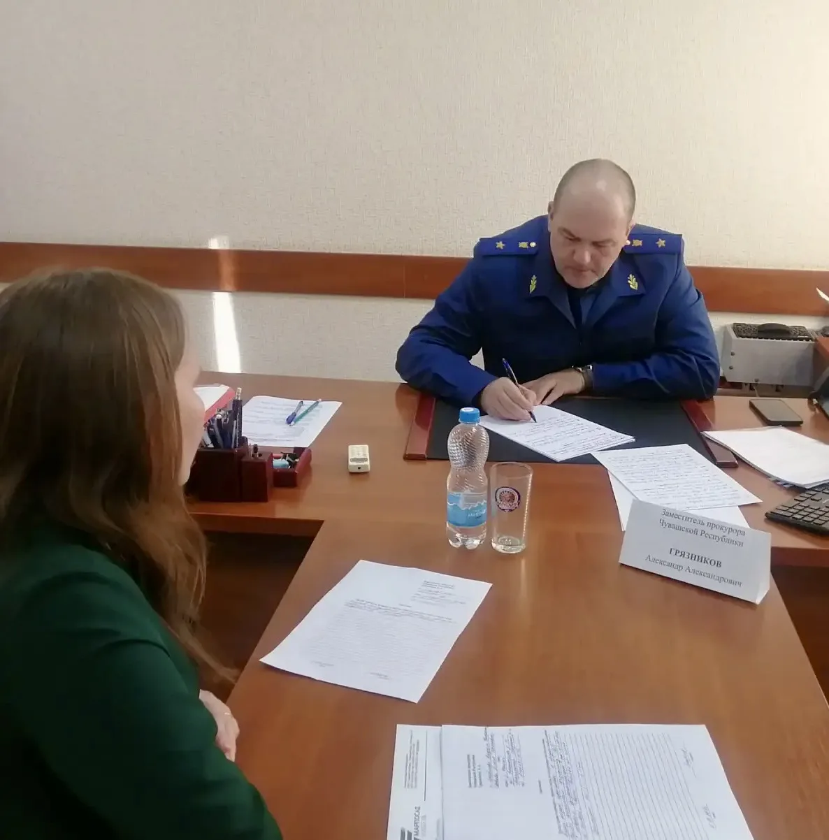 Заместитель прокурора Чувашии Александр Грязников провел выездной прием граждан в г. Ма...