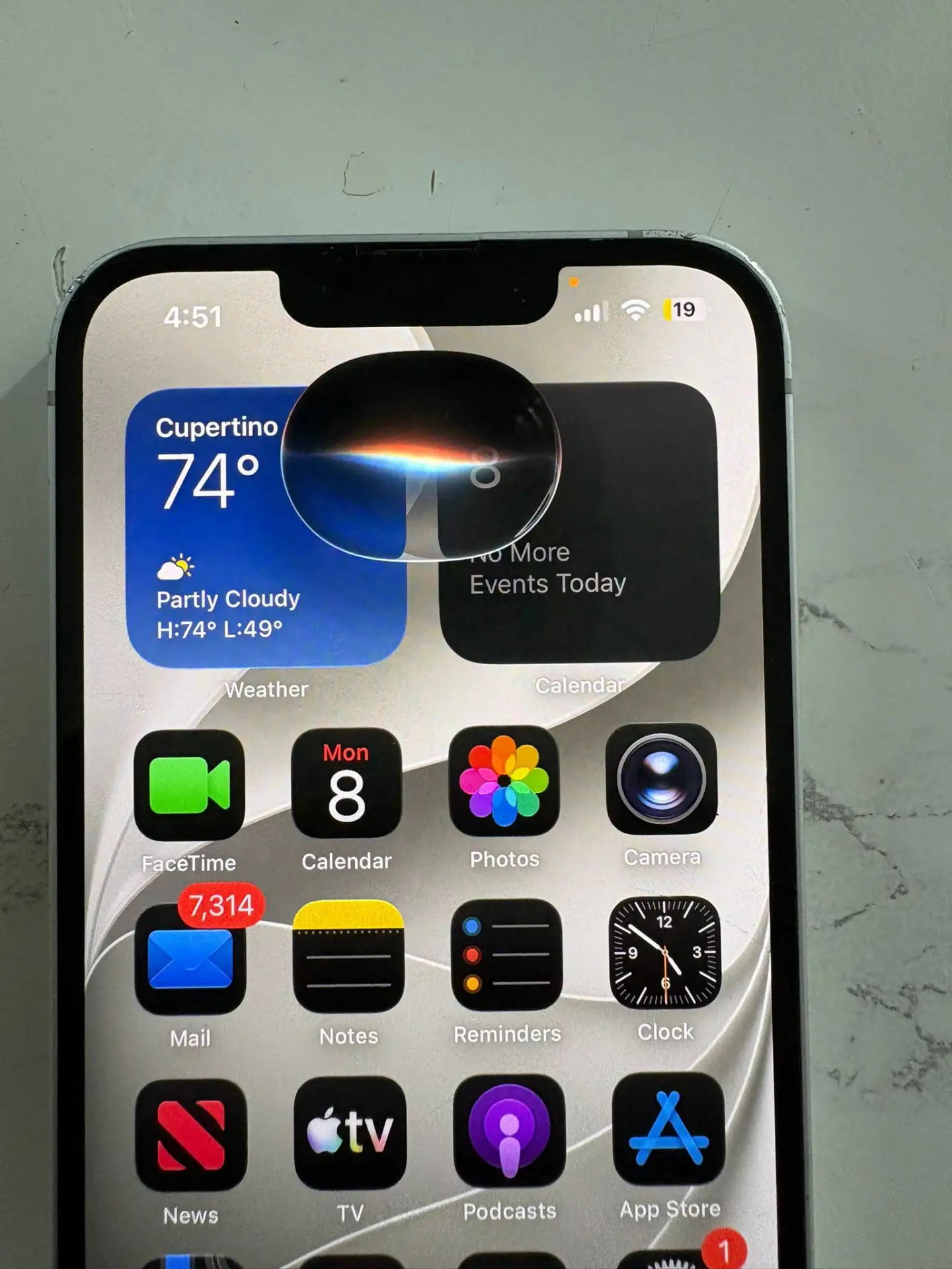 Новая Siri на iPhone 17e 🤡 

@Maniacvoice 🎙️🤪