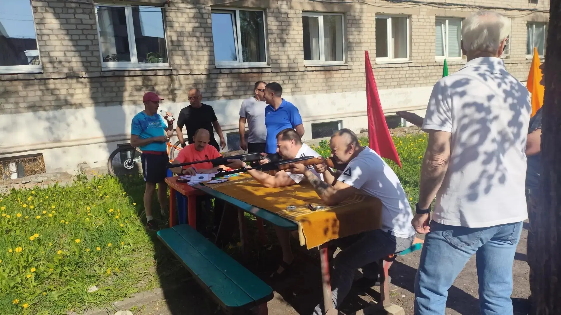 🧿 В рамках городской спартакиады среди предприятий и учреждений прошли соревнования по стрельбе из п