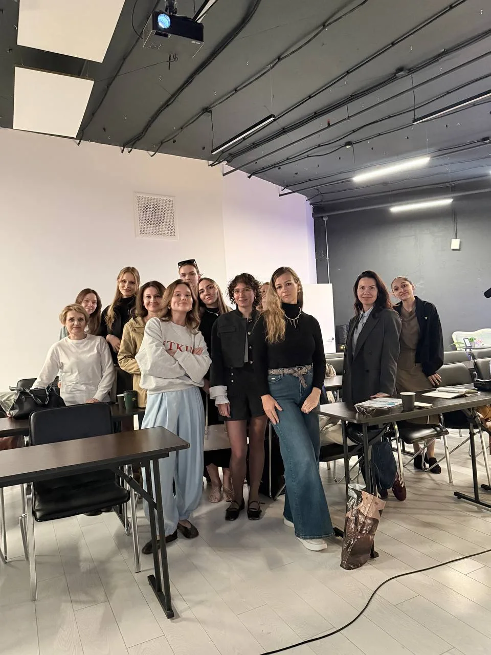 На неделе проводила лекции для студентов Fashion Factory School, начинающих стилистов.