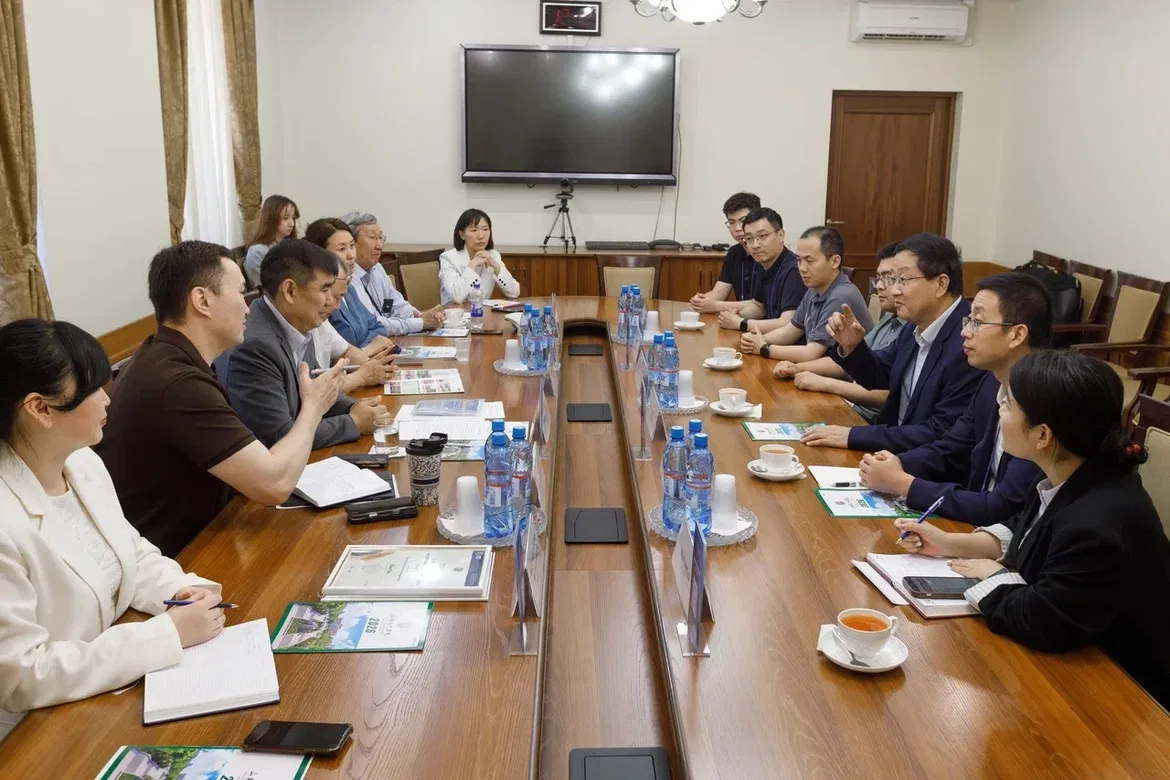 СВФУ расширяет партнерство с вузами КНР 🇷🇺🤝🇨🇳 

Подписано соглашение с Шаньдунским современным 