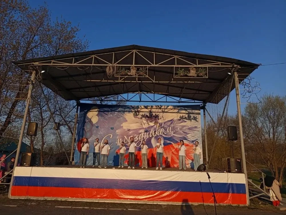 🎉1 мая на площади администрации  с.Хороль прошло праздничное мероприятие «Звени, играй...