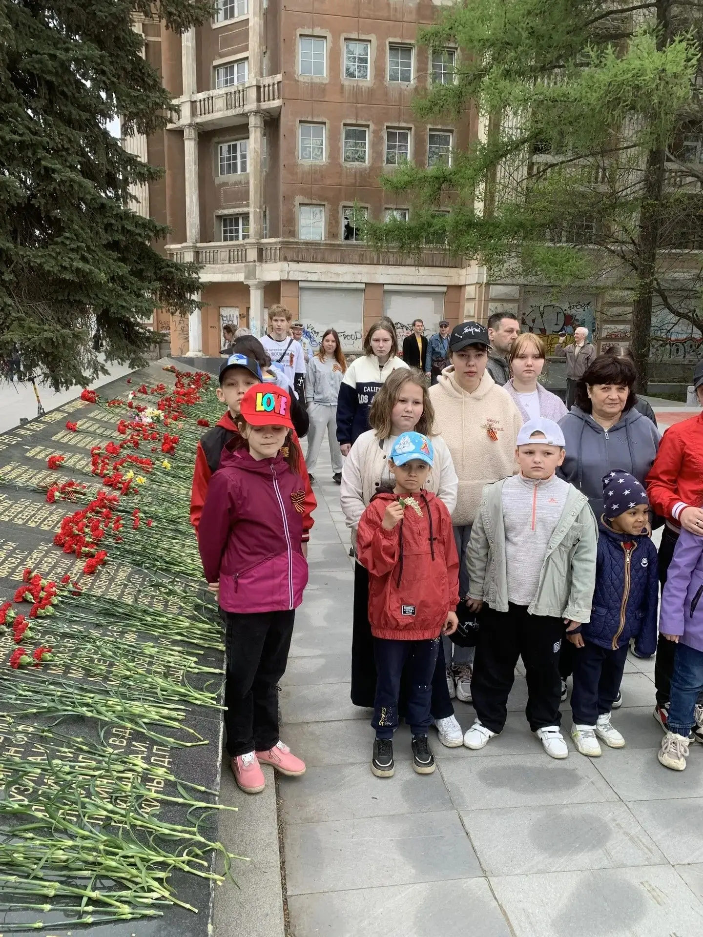 9 мая — день, который объединяет поколения. В ГКУ «СРЦН Орджоникидзевского района город...