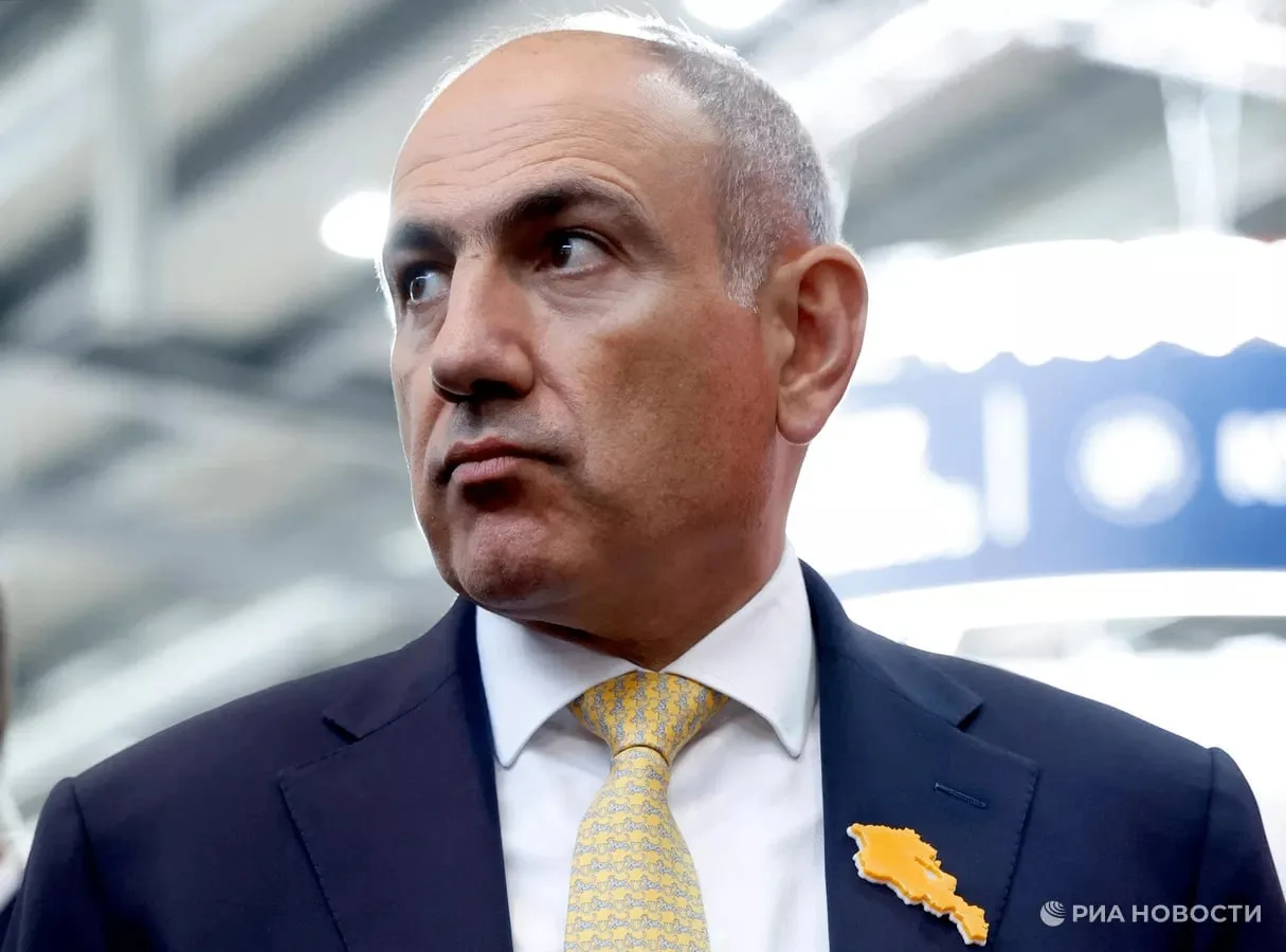 Пашиняна переназначили премьером Армении: указ подписал президент страны. 

Сегодня армянское правит