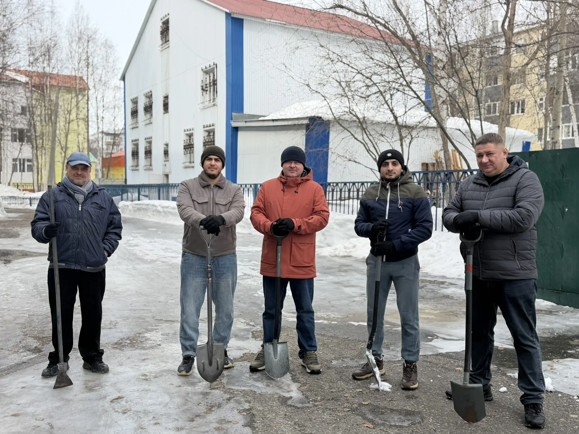 🦉 Привет, ребята! Ваш школьный совёнок на связи!🦉  Сегодня, 1 апреля, случилось нечто по‑настоящему 
