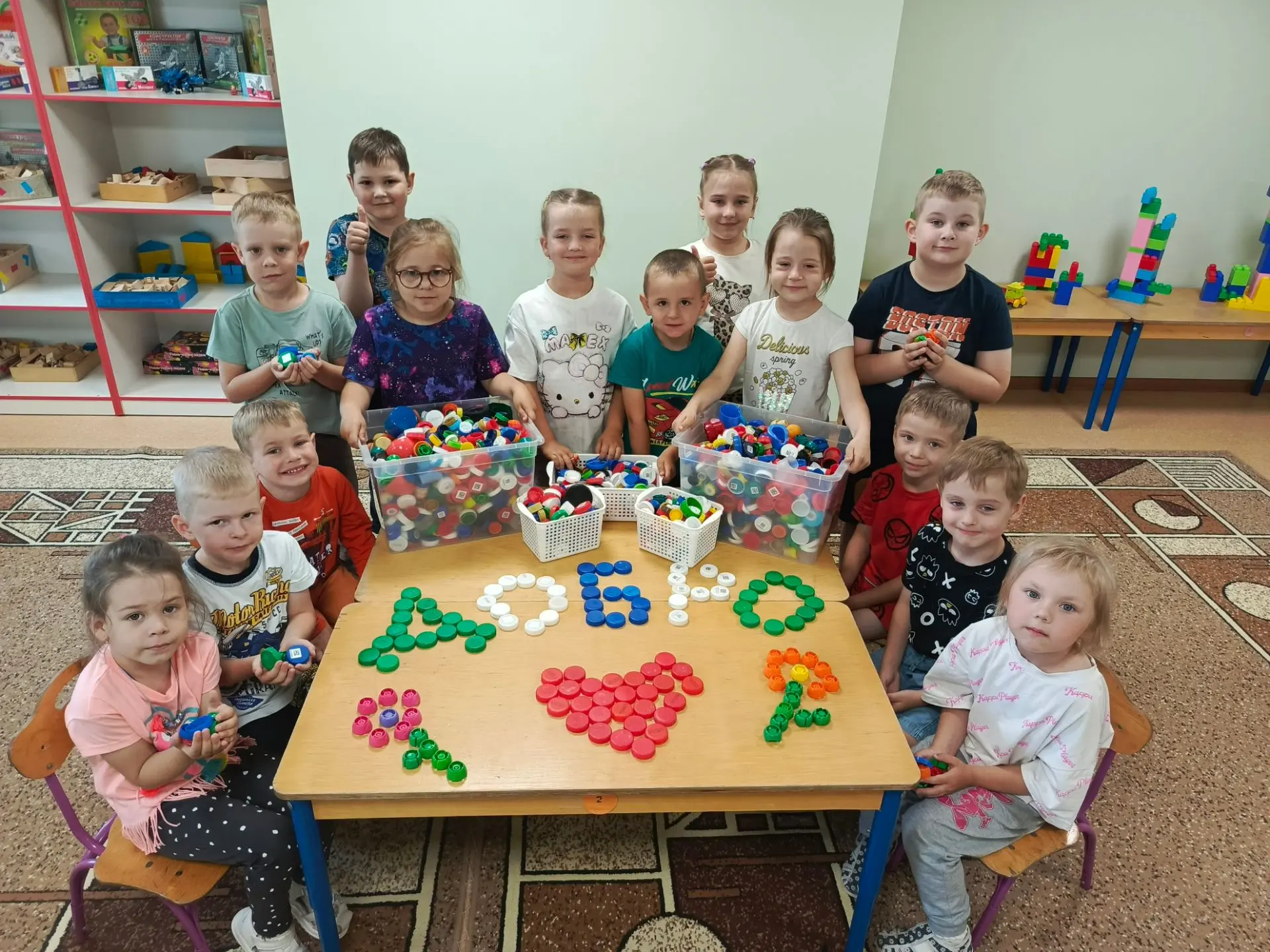 🌟💚 Дорогие друзья!  Акция "Добрые крышечки" продолжается! ♻️✨
Что это значит? Мы собираем пластико