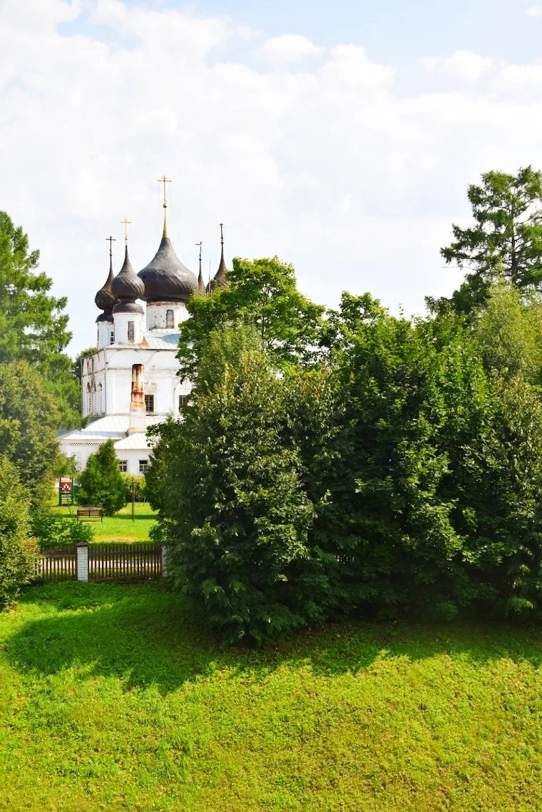 Жители Луха на несколько дней погрузились в русскую сказку