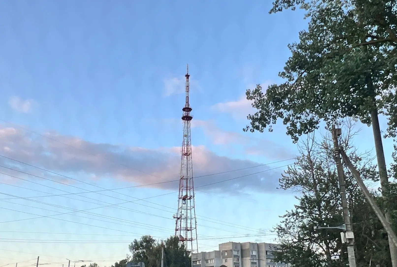 🙌 1 сентября, в День знаний, филиал РТРС «Брянский ОРТПЦ» включит тематическую подсвет...