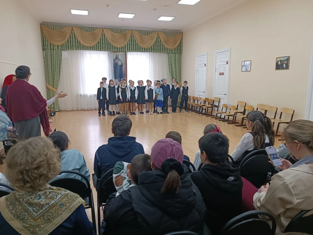 🐣 Пасхальный концерт
 
🎭 Учащиеся 3Г класса (классный руководитель Башук Татьяна Ивановна) приняли