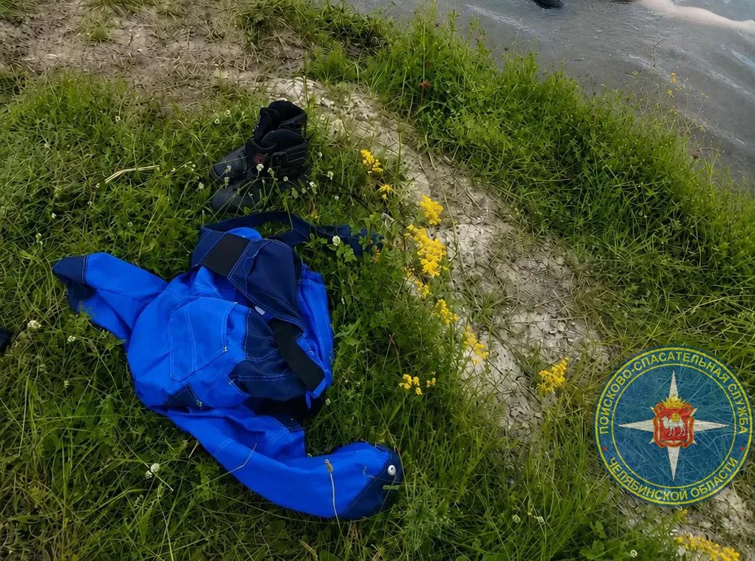 Спасатели подняли тело утонувшего мужчины