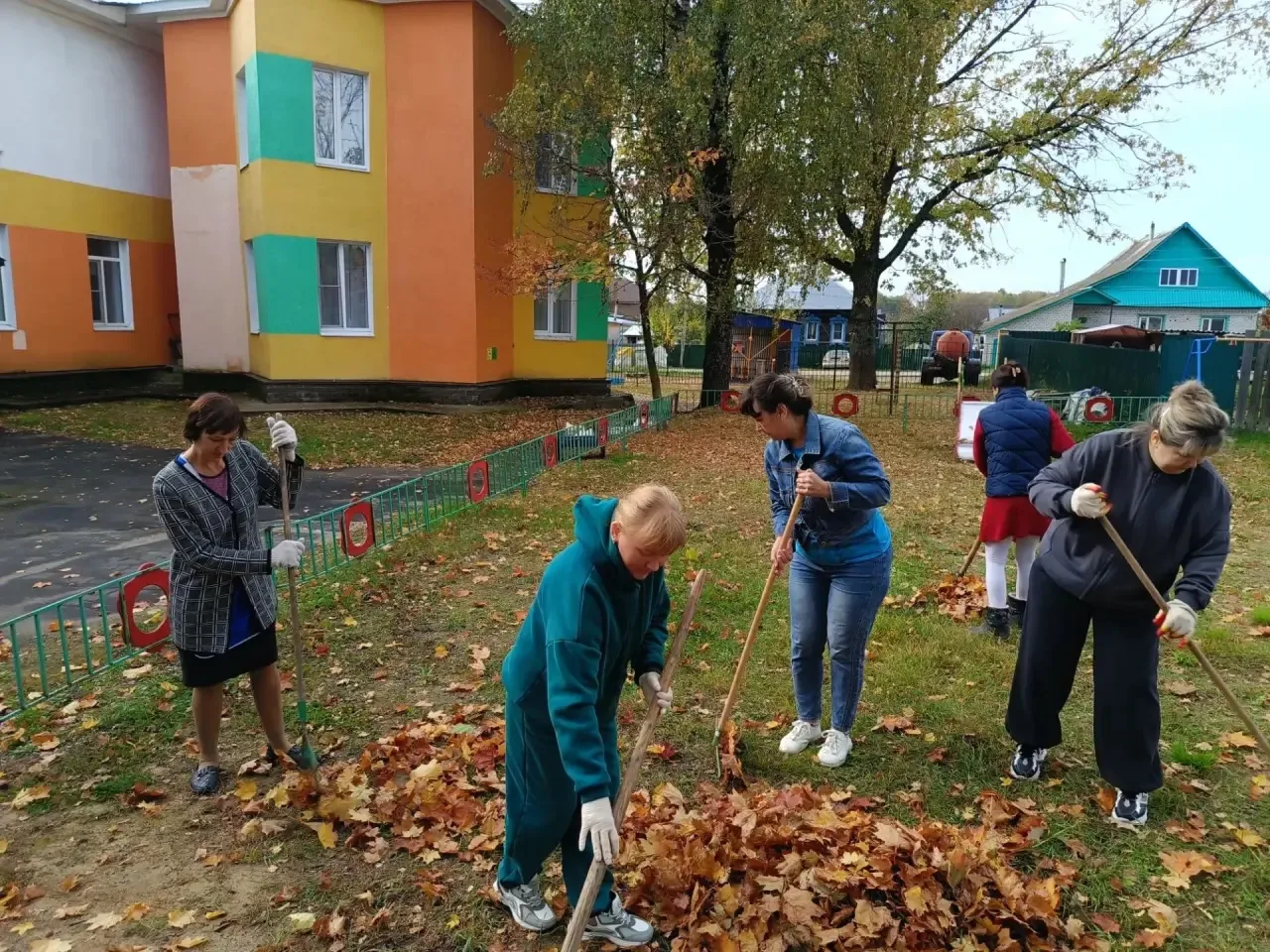 🍂 Осенний марафон чистоты в «Солнышке»! 🍁