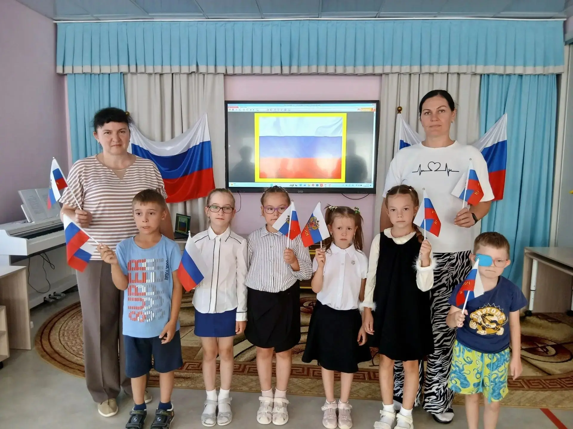 ДЕНЬ РОССИЙСКОГО ФЛАГА